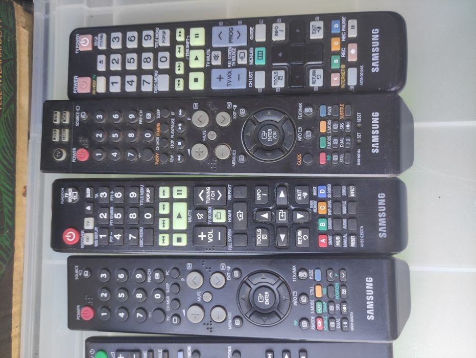 Telecomenzii televizoare