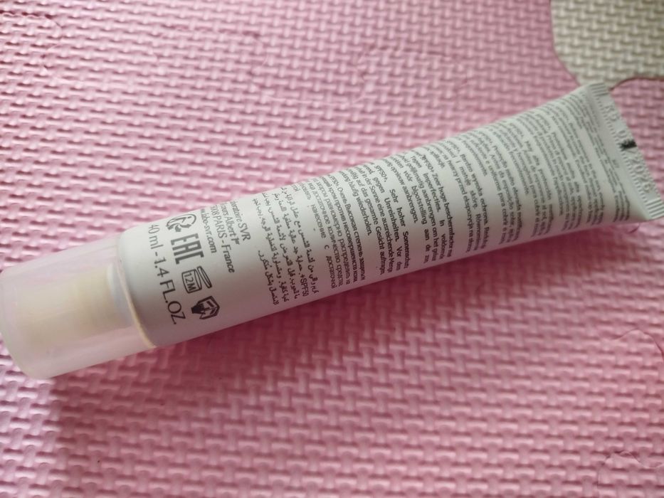 Слънцезащитен крем SVR за мазна и комбинирана кожа