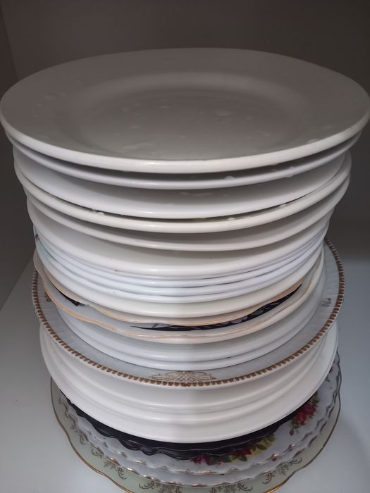 Тарелка, кесе, табак, кастрюль. Бокал