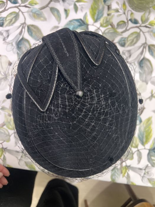 Женская шляпа с сеткой