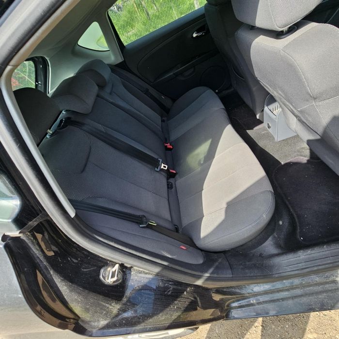 •Продавам Seat Leon 1.9 105кс BKC на ЧАСТИ Сеат леон и над 16 Голф 5ци