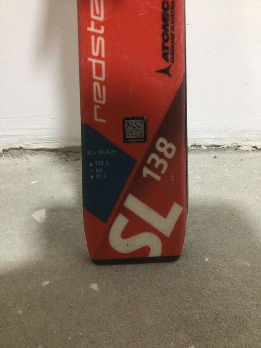 Vând 2 perechi de schiuri stare bună