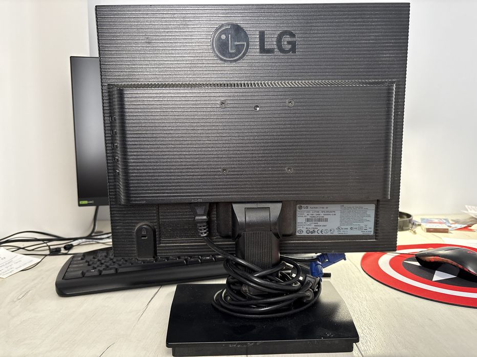 Монитор LG Flatron L1719S-BF
