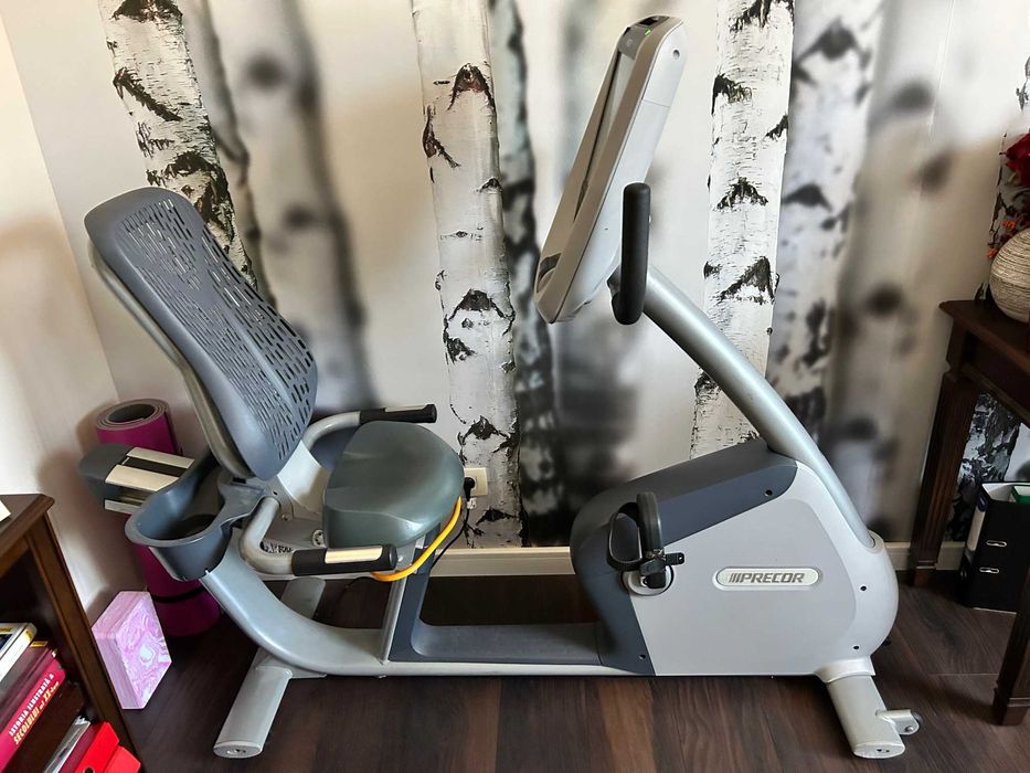 Bicicletă fitness orizontală Precor RBK 885–Profesională, Touchscreen