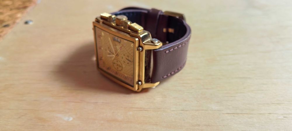 Сағат сатылады Olevs