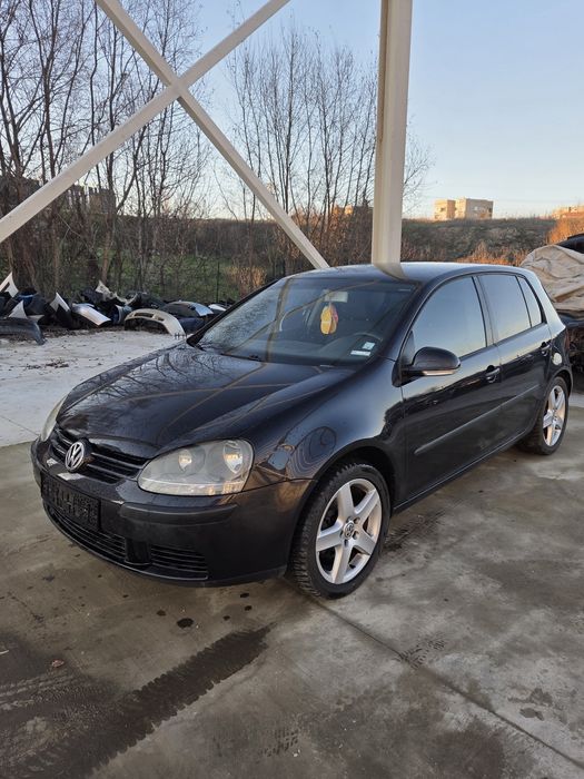 Golf 5 1.6 FSI (НА ЧАСТИ)