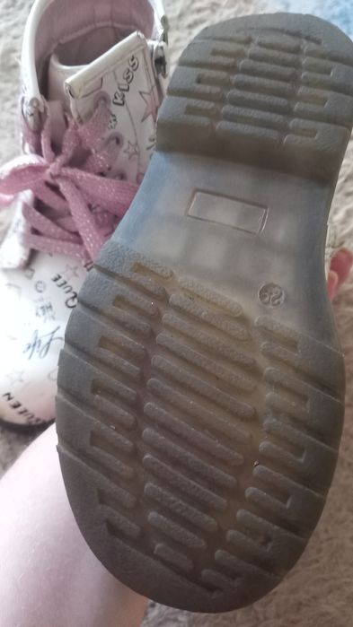 Продам обувь для девочки весна-осень