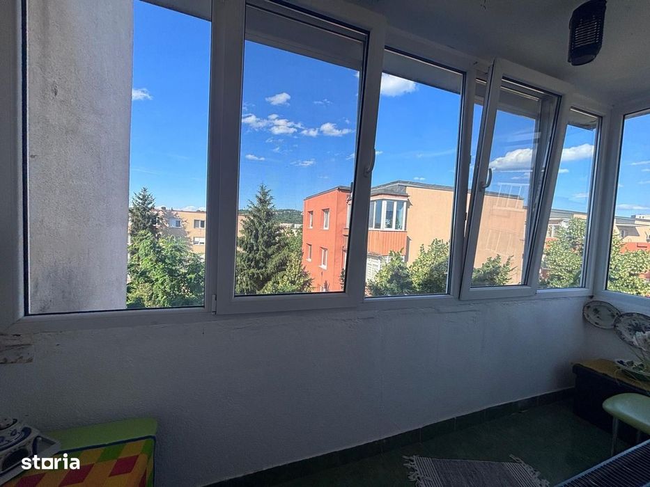 Dambu Pietros - Vanzare apartament 3 camere - Str. Magurei