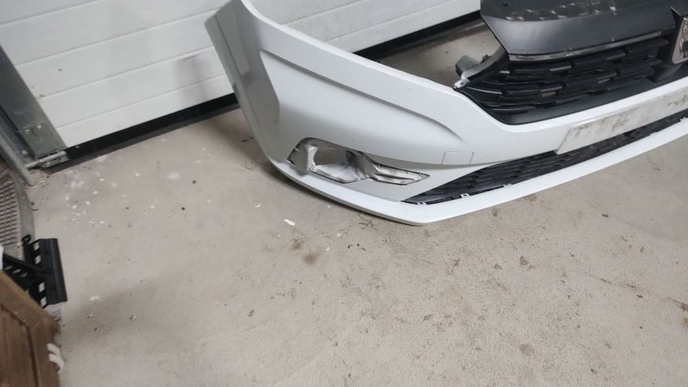 Bara fata , aripa stângă, ochelari faruri, volet Logan 3, Sandero 3