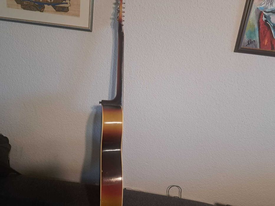 продавам електроакустична китара,произведена в Германия