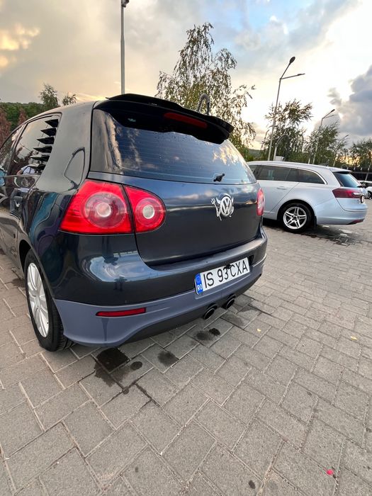 VOLKSWAGEN Golf 2004