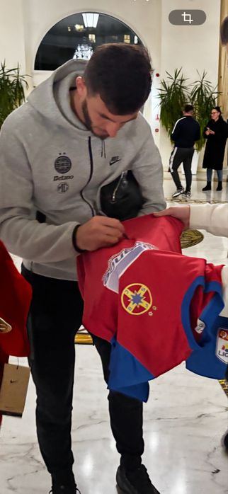 Tricou FCSB semnat