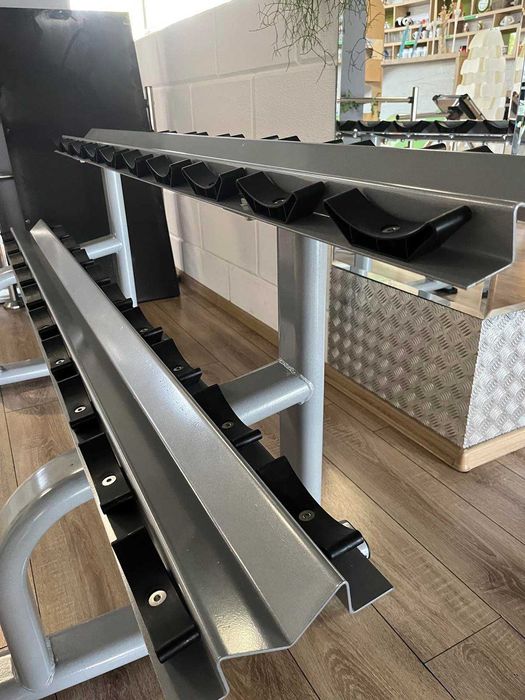 Стойка за дъмбели