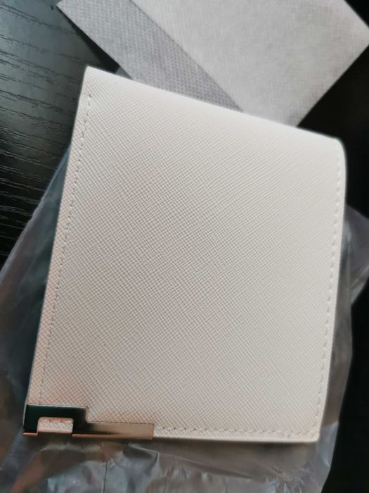 Бяло слим портмоне