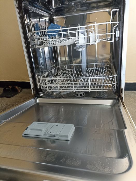 Съдомиялна Indesit