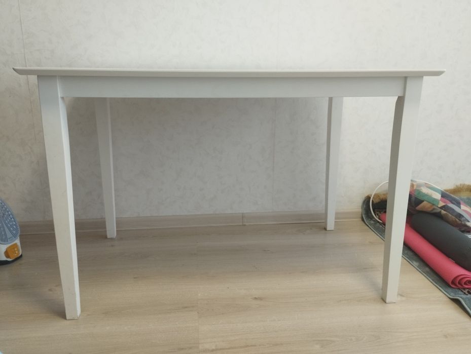 Продаётся красивый стол