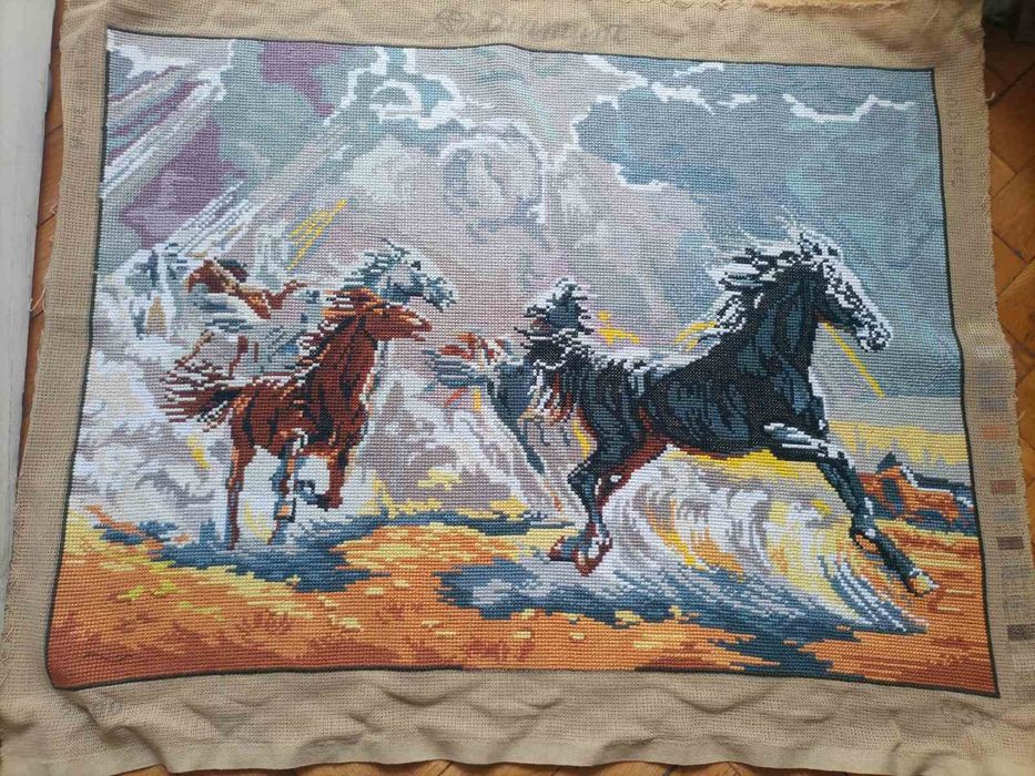 Бродиран гоблен с коне