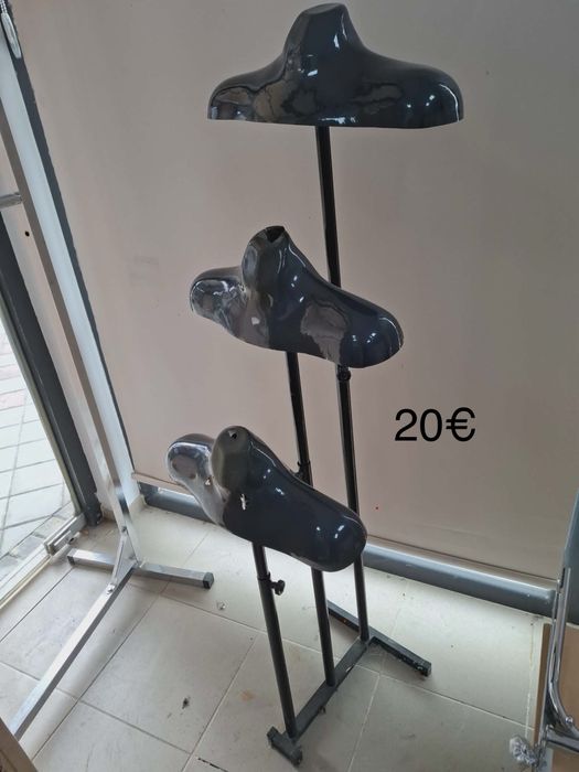 Обзавеждане за магазин за дрехи