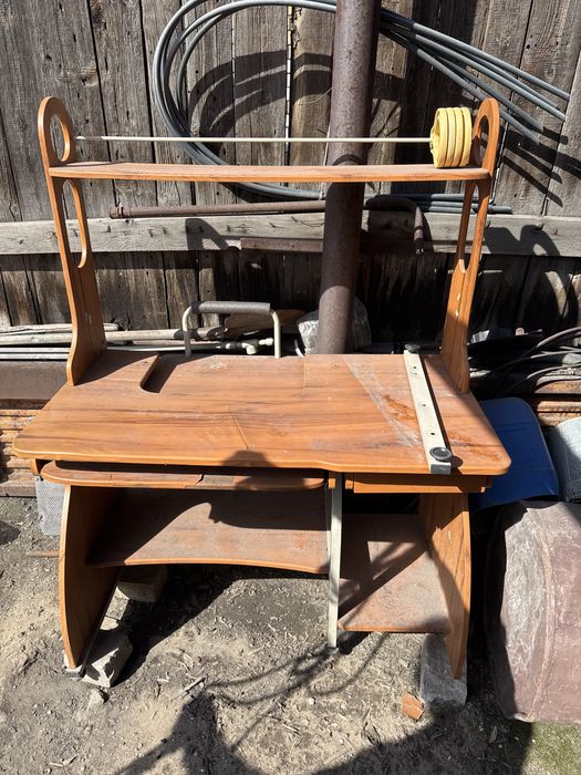 Продам компьютерный стол