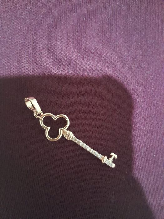 Кулон с позолотой