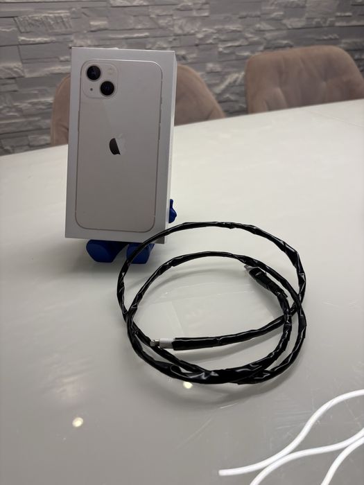 iPhone 13 Starlight | 128GB | Пълен комплект | Отлично състояние