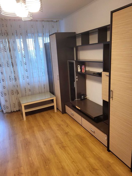 Inchiriez apartament 2 camere decomanat zona Emil Racovita Sector 4