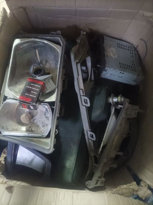 Продам запчасти на Мерседес 190