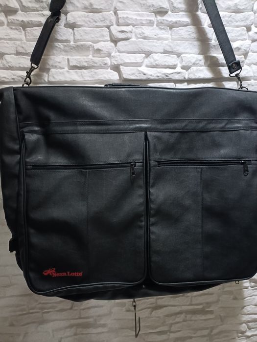 Кожен,калъф за дрехи