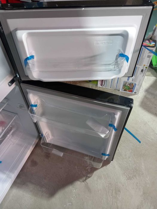 Mini frigider cu congelator