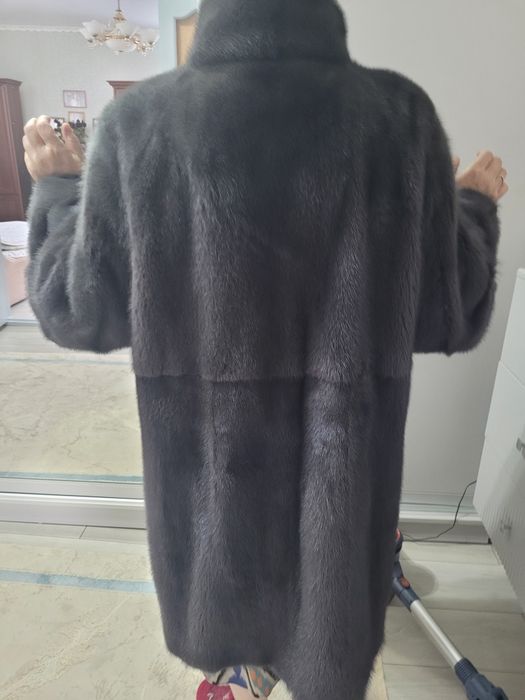 Продам норковую шубу
