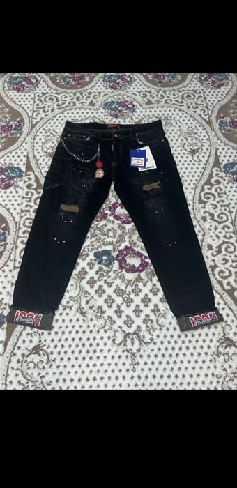 Blugi Dsquared2 de vanzare