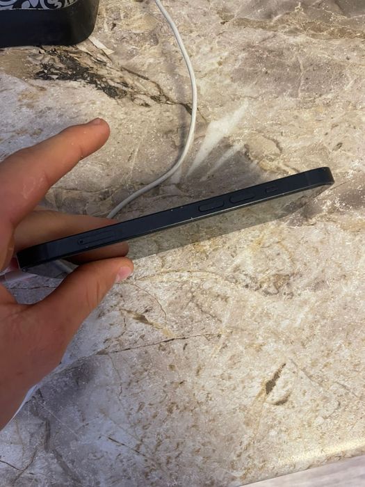 Айфон 13 в хорошем состоянии