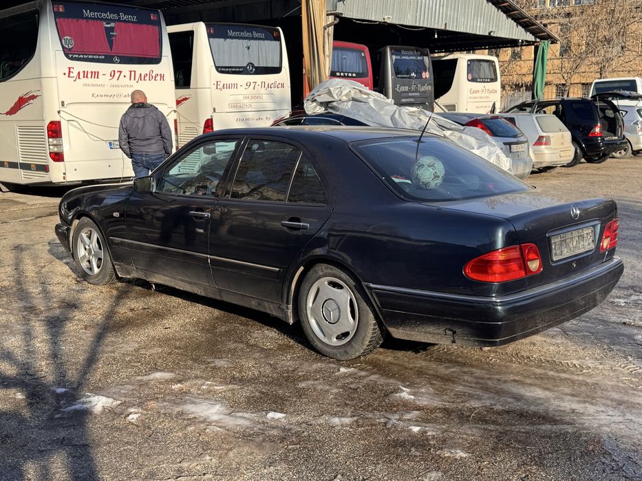 Е класа на части