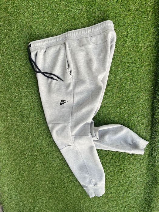 Мъжко долнище : Nike Tech Fleece L