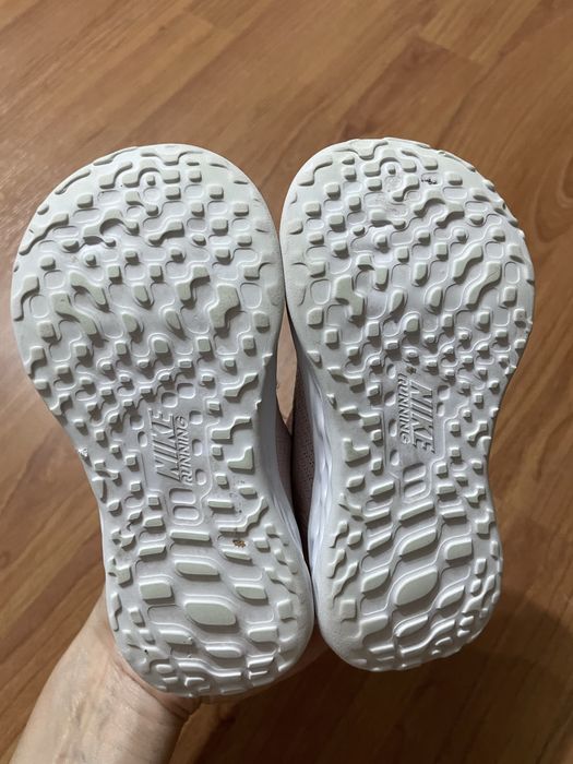 Кроссовки Nike 23р