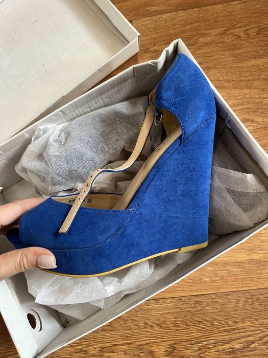 Продам новые туфли