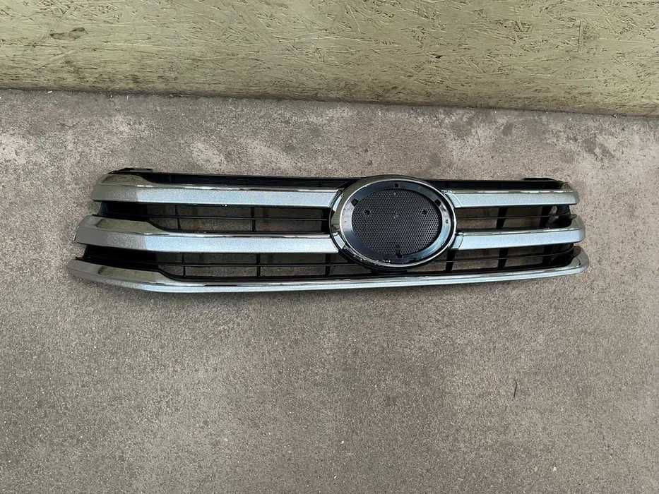 Решетка радиатора Тойота Хайлукс 16- Toyota Hilux 16-