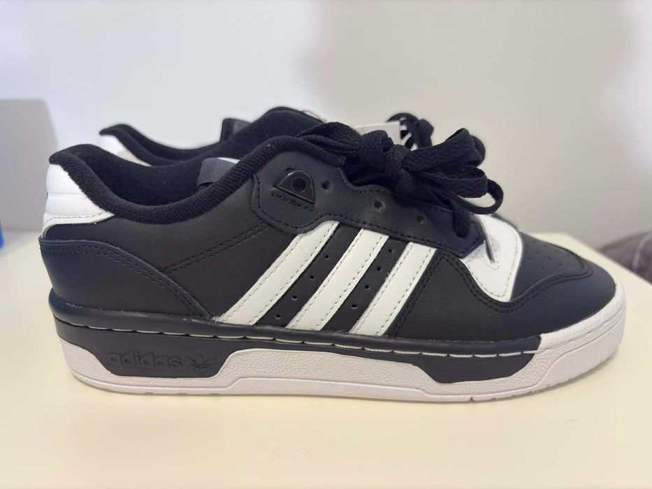 Маратонки Adidas Rivalry Low