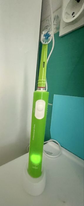 Periuta electrica OralB Junior cu /fara  incarcator inclus