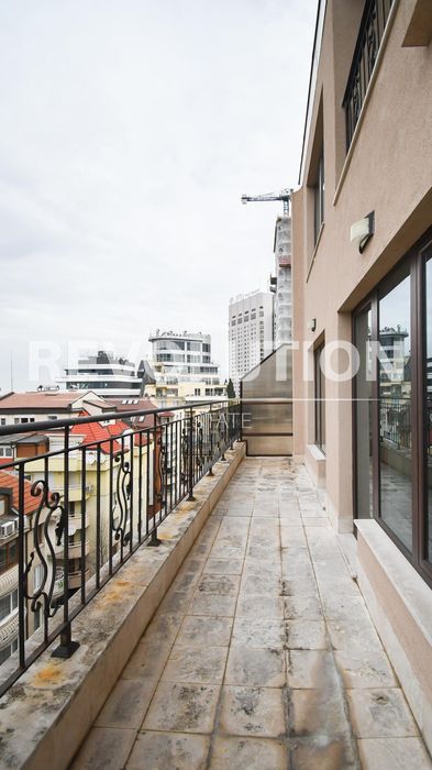 Дава се под наем Четиристаен апартамент в София, Лозенец - 177 кв.м за 2000 € - Снимка #14