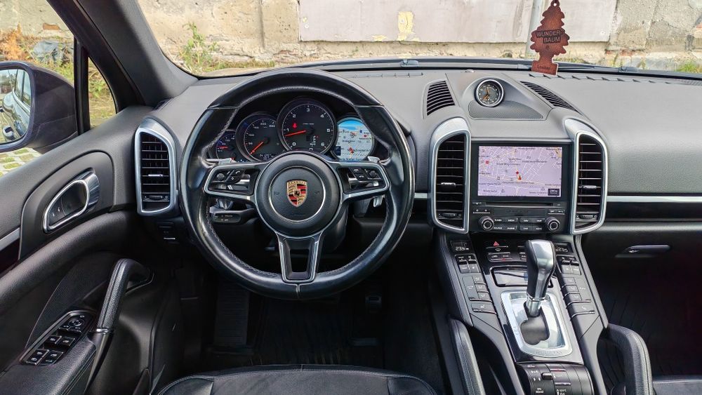 Porsche Cayenne Platinum Edition