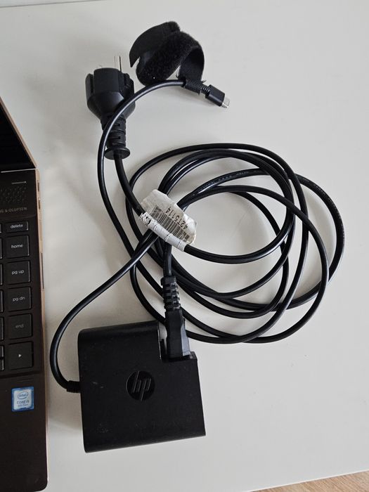 Лаптоп HP Spectre x360 13-ae004na 8GB, може да става на таблет