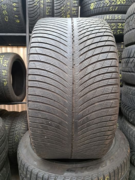 O anvelopa  325/35 R22 Michelin