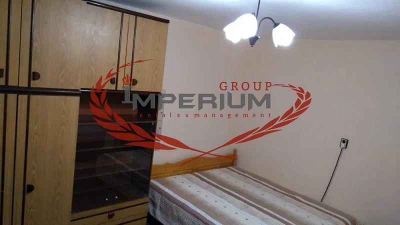 Двустаен обзаведен апартамент под наем в района на Окръжна болница, г