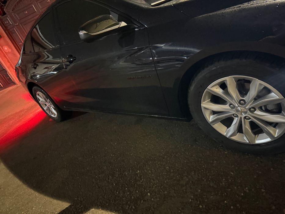 продается машина Malibu Xl