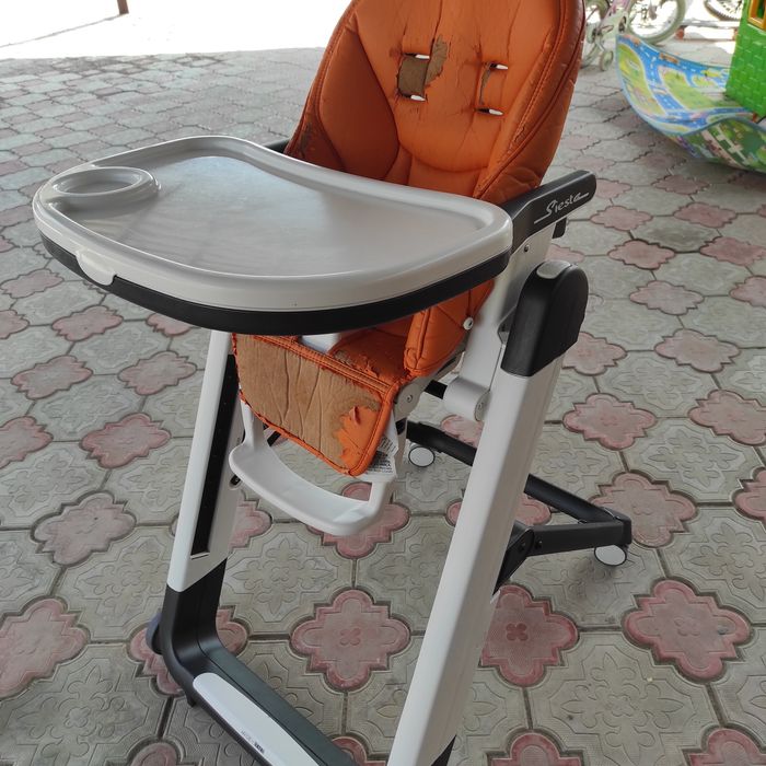 Стульчик для кормления Peg-Perego