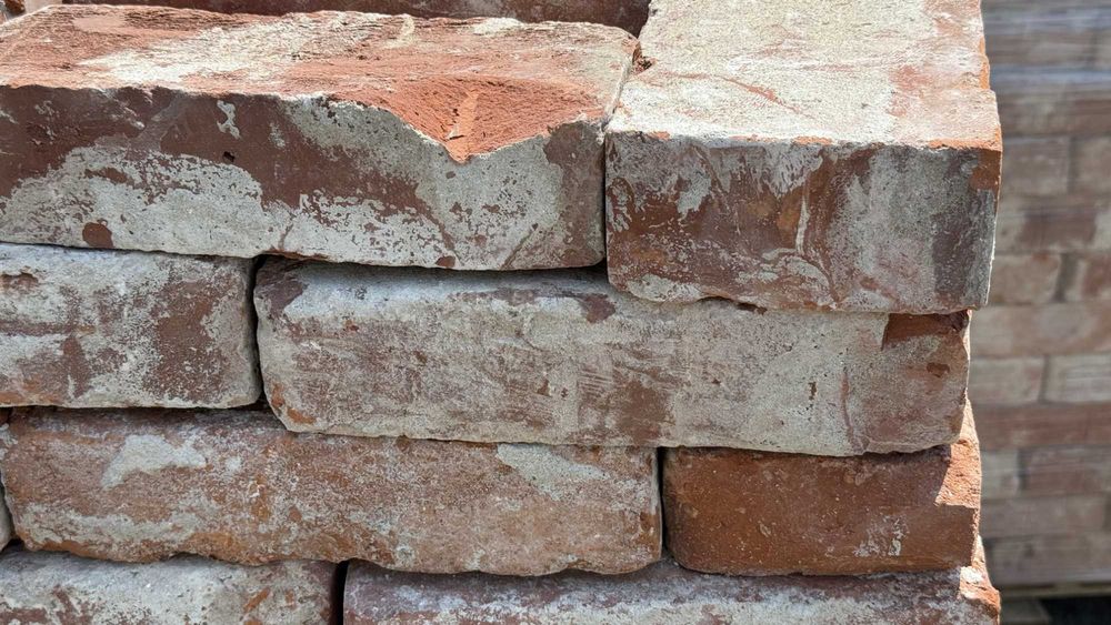 Vand 50.000 cărămizi pline din demolări (240x115x63 mm)