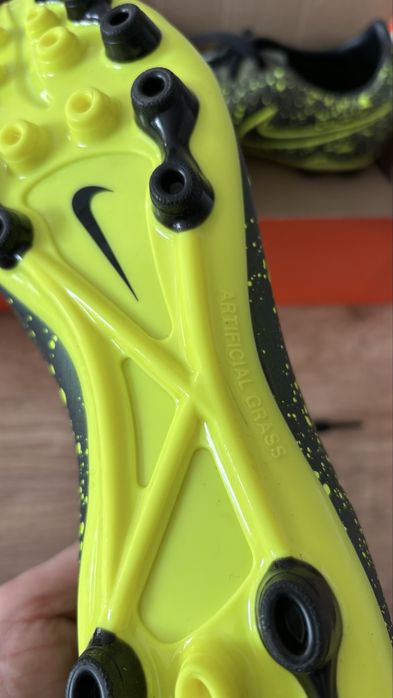 Футболни обувки Nike Magista