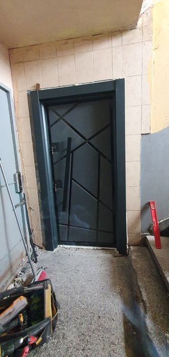 Монтаж Входни врати