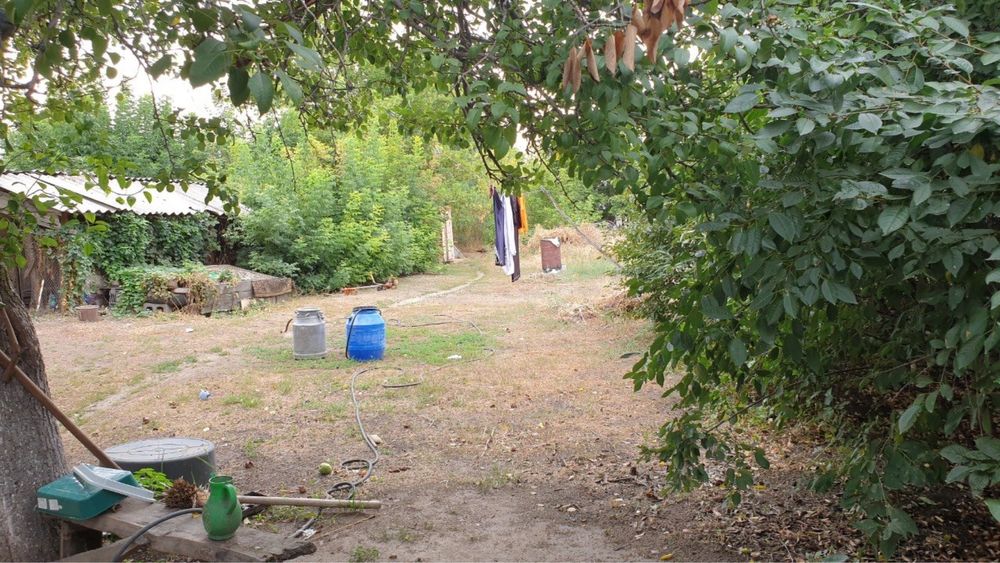 Продам дом и участок огромный